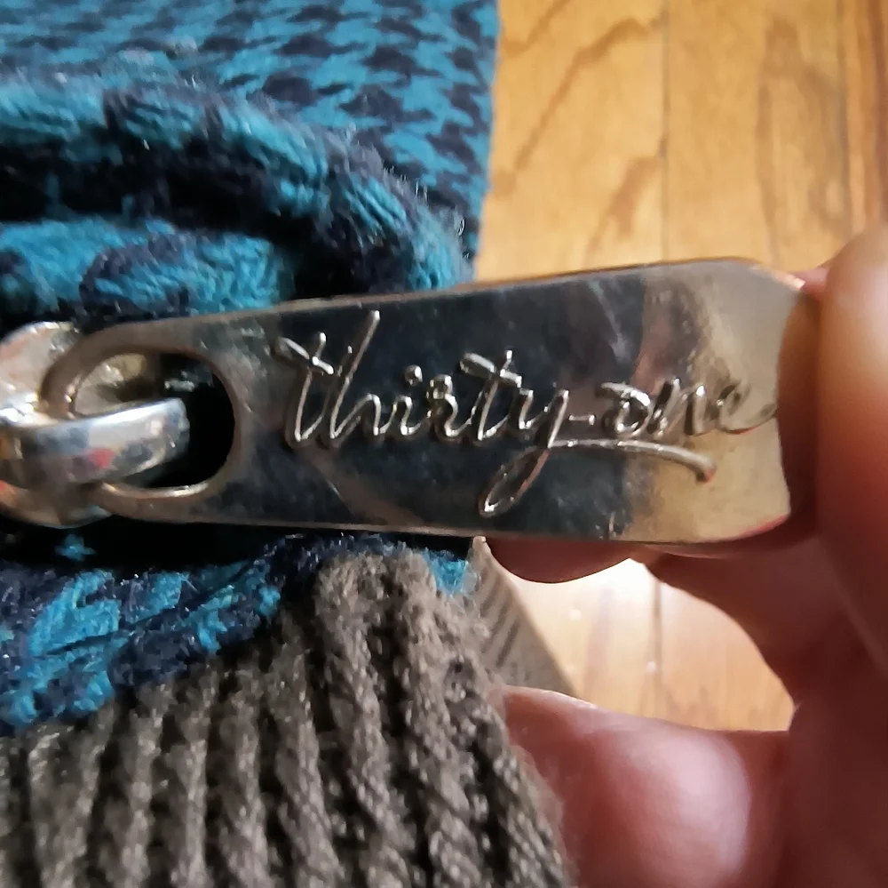 3/$10⭐ Thirty-One crossbody bag purse, blue/navy/brown hounds tooth - Picture 6 of 11